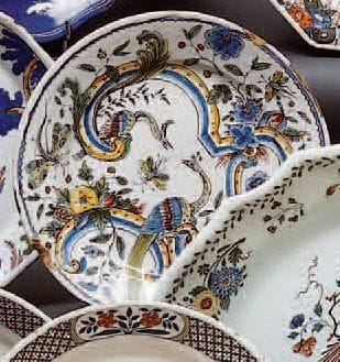 MOULINS
Assiette à décor polychrome en plein...