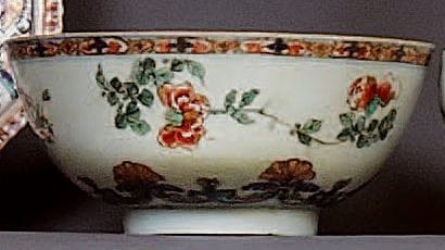 CHINE
Bol rond décoré en émaux de la famille...