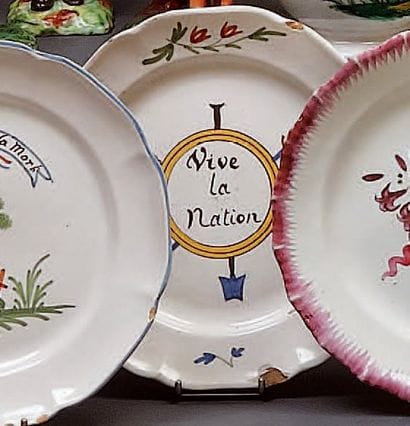 EPINAL
Assiette à bord contourné à décor...