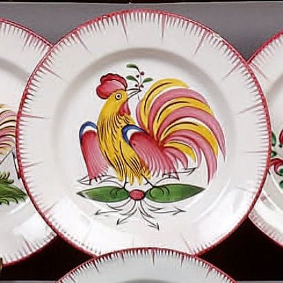 LUNEVILLE
Assiette à bord uni à décor polychrome...