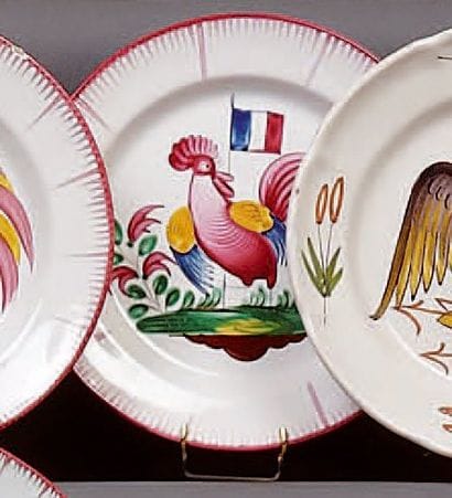 LUNEVILLE
Assiette à bord uni à décor polychrome...