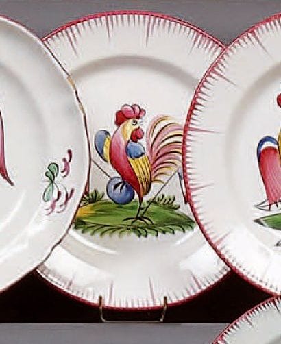 LES ISLETTES
Assiette à décor polychrome...