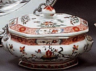 CHINE
Rare boîte à épices couverte de forme...