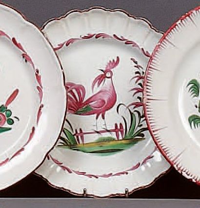 LES ISLETTES
Assiette à bord cannelé à décor...