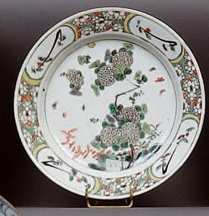 CHINE
Assiette ronde décorée en émaux de...