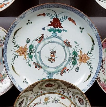CHINE
Coupe ronde décorée en émaux de la...