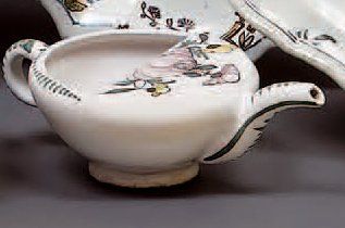 SAMADET
Canard de malade rond reposant sur...