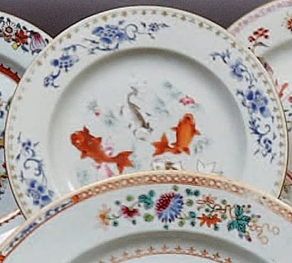 CHINE
Assiette ronde décorée en émaux de...