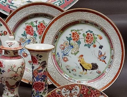 CHINE
Paire d'assiettes rondes décorées en...