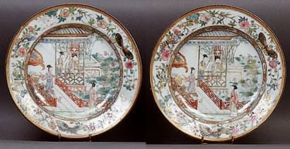 CHINE
Paire d'assiettes rondes décorées en...