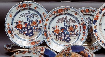 CHINE
Suite de six assiettes rondes décorées...