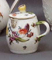 MEISSEN
Moutardier en forme de tonneau et...