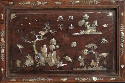 CHINE, XXe siècle 
Deux plateaux en bois...