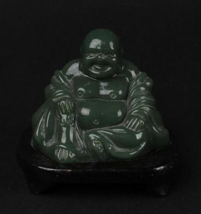CHINE, XXe siècle - 
Bouddha en pierre dure...