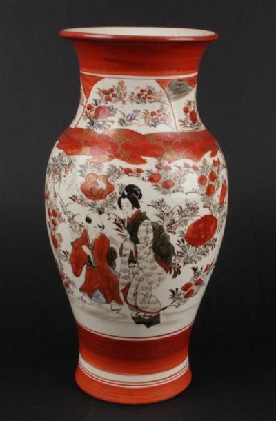 JAPON, XXe siècle 
Vase de forme balustre...