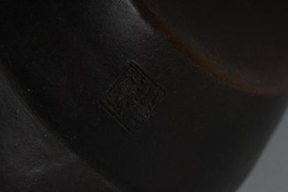 CHINE - XXe siècle
Paire de canards en grès.
Signés.
H....