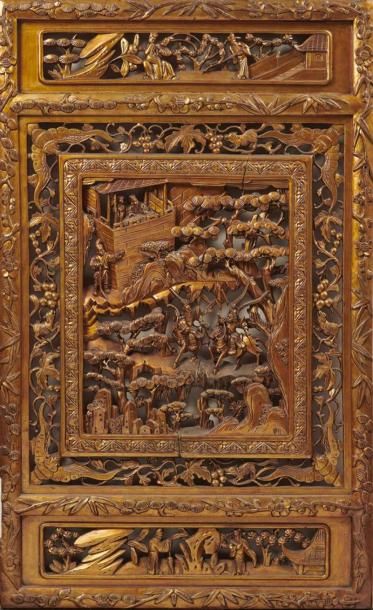 CHINE, XXe siècle 
Quatre éléments de portes...