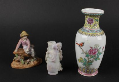 ENSEMBLE comprenant : 
SUJET en porcelaine...