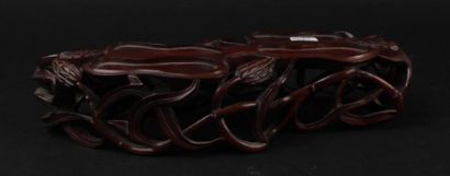 CHINE - 
Socle en bois sculpté. 
Accidents...