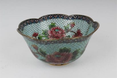 CHINE - 
Coupe polylobée en verre à plique...