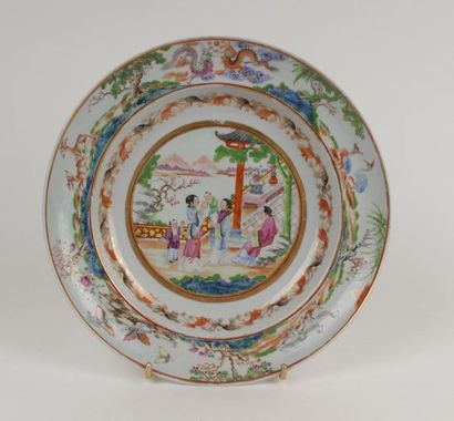 CHINE, Canton - Début XIXe siècle
Assiette...