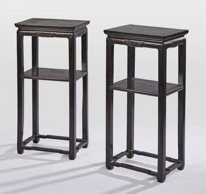 PAIRE DE SELETTES en bois sculpté 
Chine,...