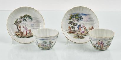CHINE et ANGLETERRE
Deux gobelets et leur...