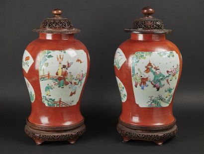 CHINE
Paire de potiches en porcelaine de...