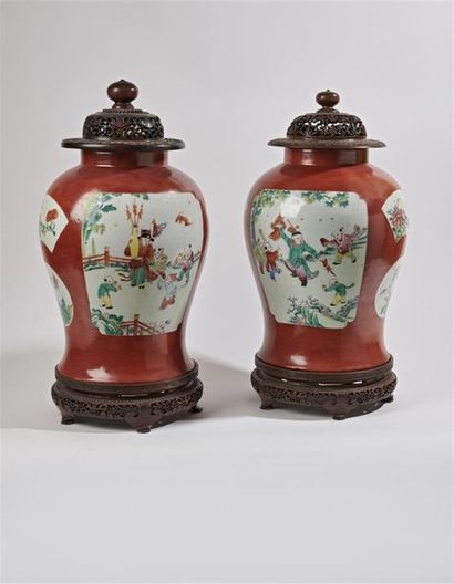 CHINE
Paire de potiches en porcelaine de...