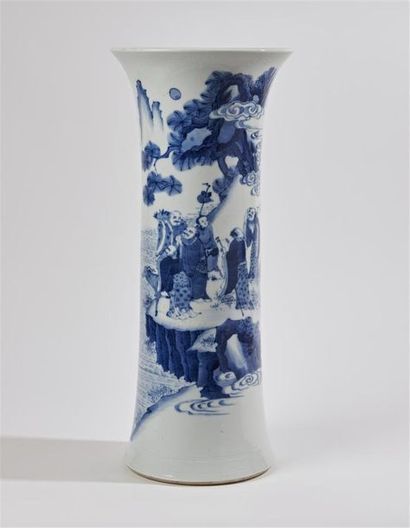CHINE
Grand vase de forme cornet en porcelaine...