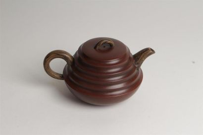 CHINE - XXe siècle
Theière en grès de Yixing...