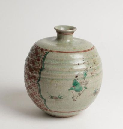 JAPON
Bouteille ovoïde en grès à glaçure...