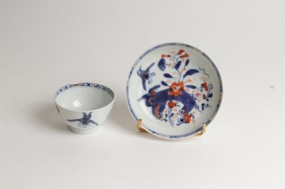 CHINE
Bol et sa soucoupe en porcelaine à...