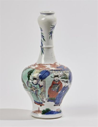 CHINE
Vase de forme balustre en porcelaine...