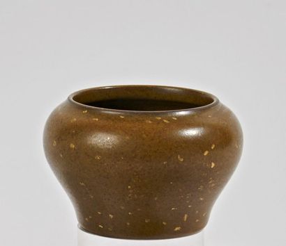 CHINE
Petit rince-pinceaux en porcelaine...