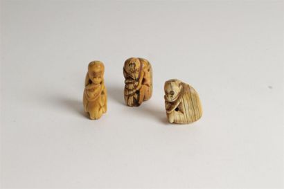 JAPON - Epoque EDO (1603 - 1868)
Trois netsuke...