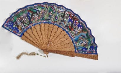 CHINE, Canton - XIXe siècle
Eventail en papier...