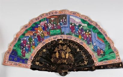 CHINE, Canton - XIXe siècle
Éventail en laque...
