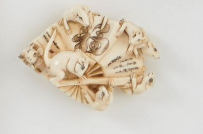 JAPON - Début XXe siècle
Netsuke en ivoire,...