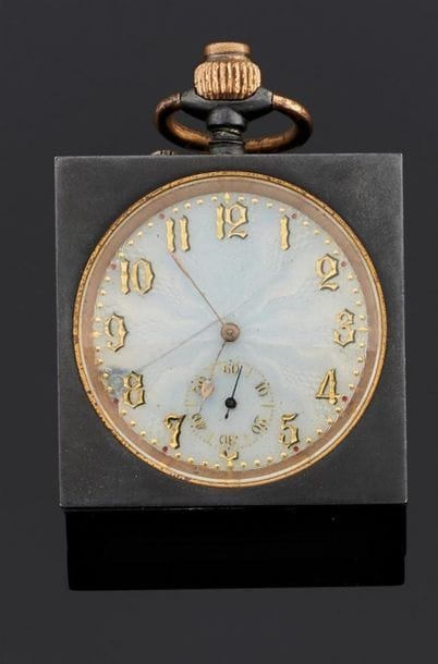 PENDULETTE de voyage de forme carrée en acier,...