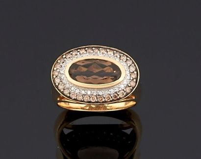 BAGUE en or jaune 750 °/oo, ornée d'un quartz...