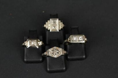 LOT de quatre bagues en or gris 750°/oo et...