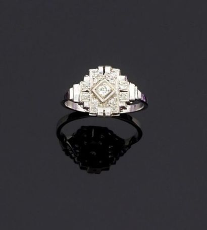 BAGUE en or gris 750°/oo et platine 850°/oo,...