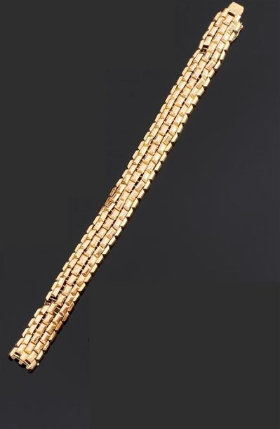 BOUCHERON Paris.
Bracelet articulé en or...