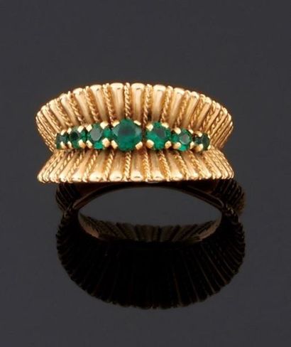 BAGUE en or jaune 750°/oo gravée de forme...