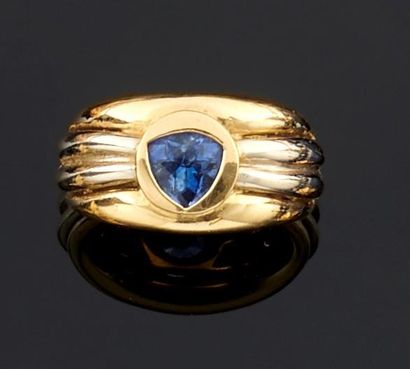 BOUCHERON
Bague en or 750°/oo de deux tons...