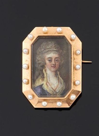 BROCHE sertie d'une miniature polychrome...