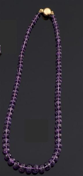 COLLIER de perles facettées d'améthyste en...