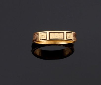 BAGUE en or jaune 750°/oo partiellement émaillé...
