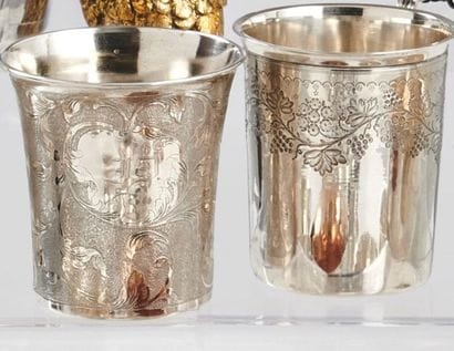 DEUX GRANDES TIMBALES en argent 950°/oo,...